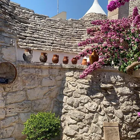 Holiday home Trulli Il Bouganville Private Pool And Relaxation *